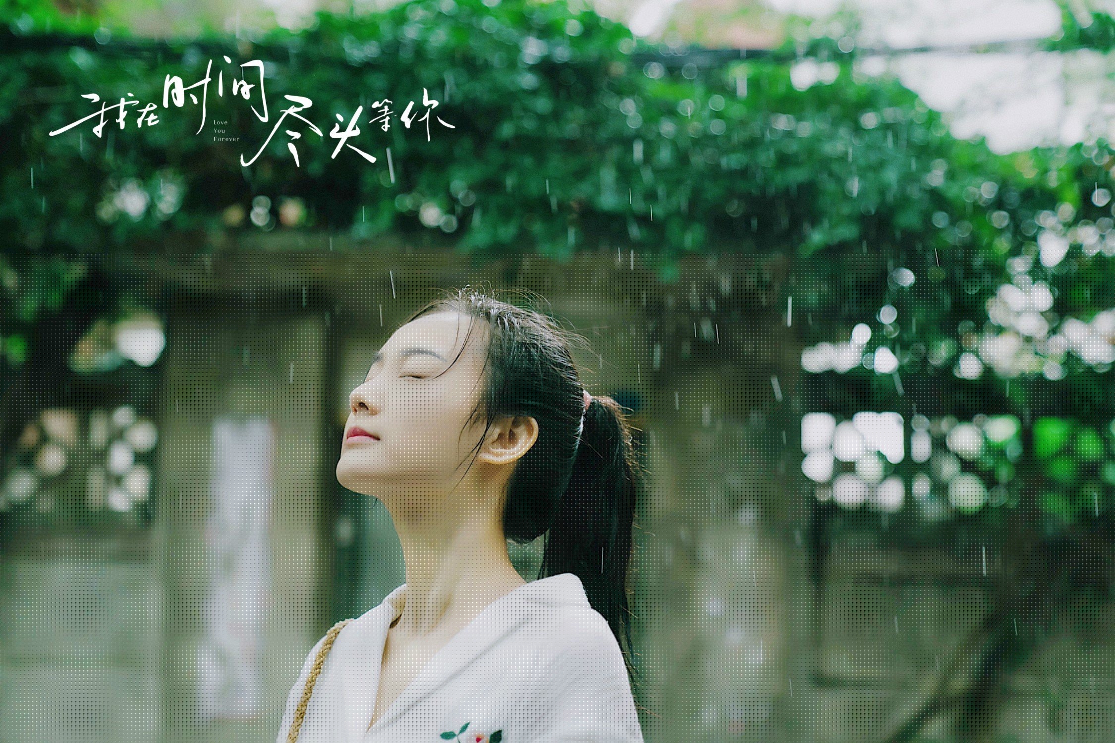 MILANSPORT入口-查默斯赛场表现赢得观众喝彩，查莫斯游泳